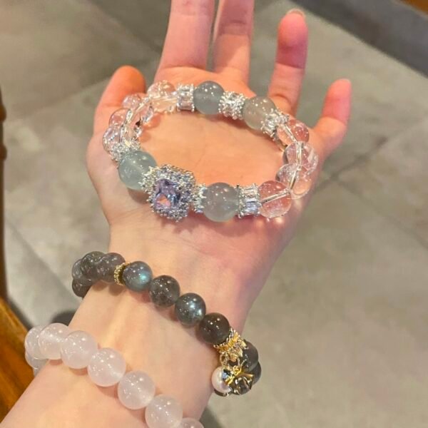「艾莎」天空藍海藍寶手串｜白阿賽水晶｜夢幻冰雪能量 - 图片 2